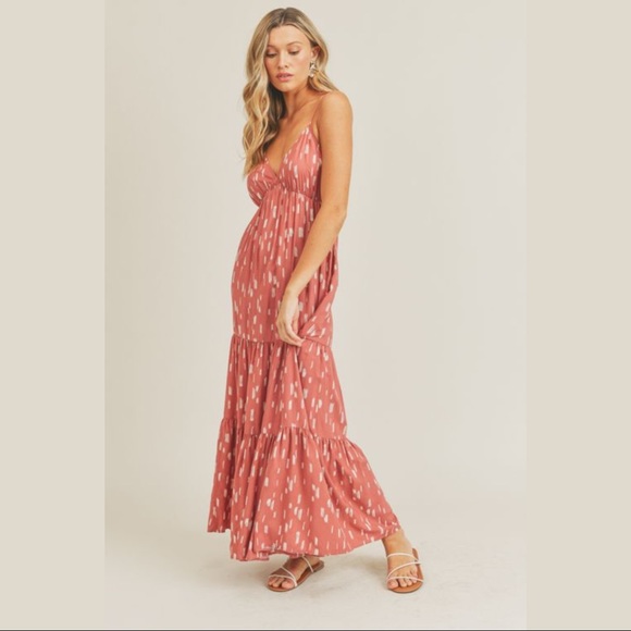 ❤️HP! Mauve Cream Printed Tiered Maxi Dress - Picture 3 of 11